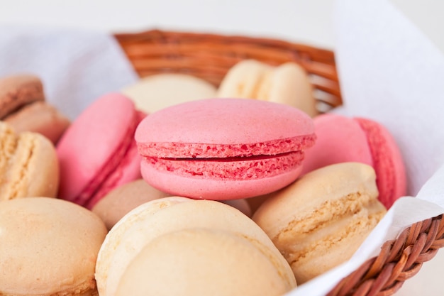 Amaretti con vari ripieni di frutta