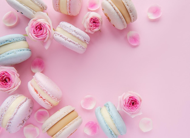 Amaretti gustosi con bellissime rose