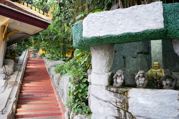 Ambiente del tempio della Tailandia intorno al Golden Mount Bangkok Tailandia