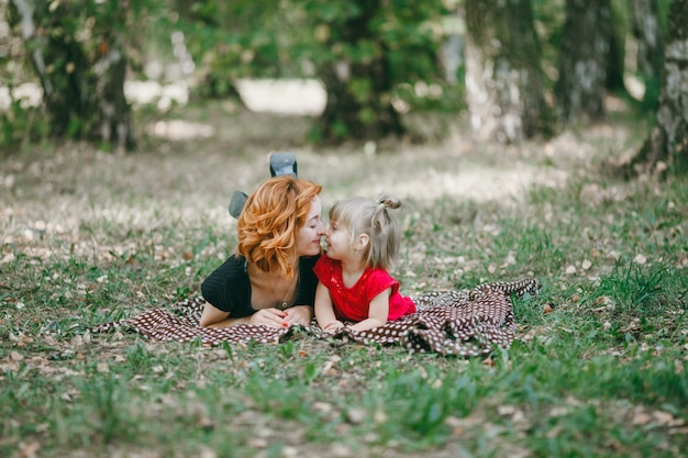 amore capelli femminili due ragazza