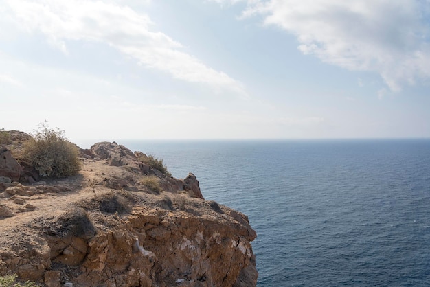 Ampio paesaggio che domina l'isola di Santorini in Grecia