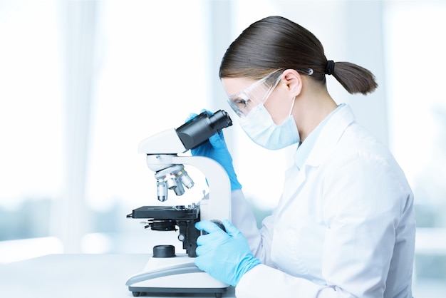 Analisi assistente di biologia biotecnologia chimica