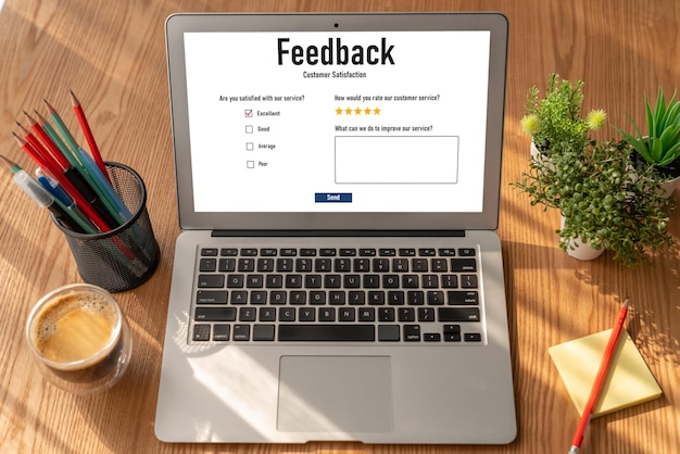 Analisi dei feedback e delle recensioni dei clienti da parte di un software informatico moderno per le attività aziendali