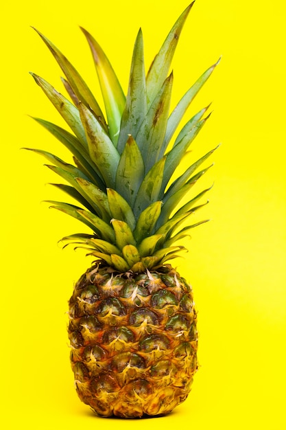 Ananas fresco maturo