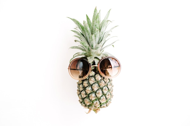 Ananas hipster in occhiali da sole