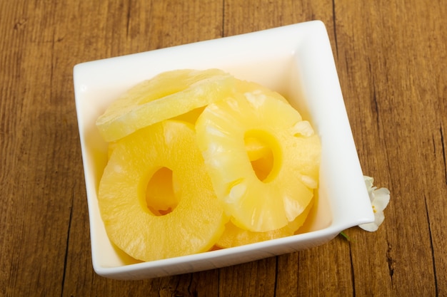 Ananas in scatola