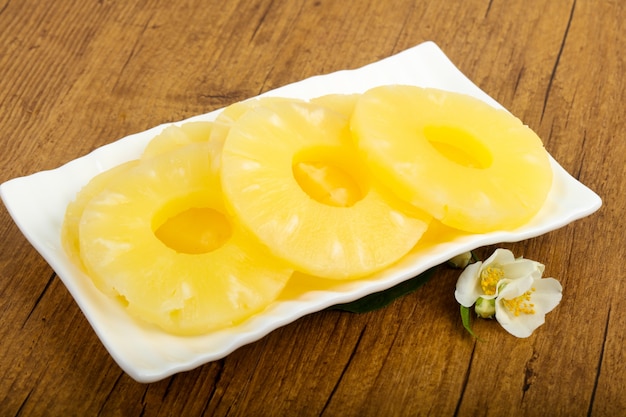 Ananas in scatola