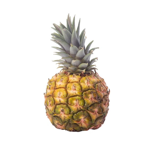 Ananas isolato su sfondo bianco.