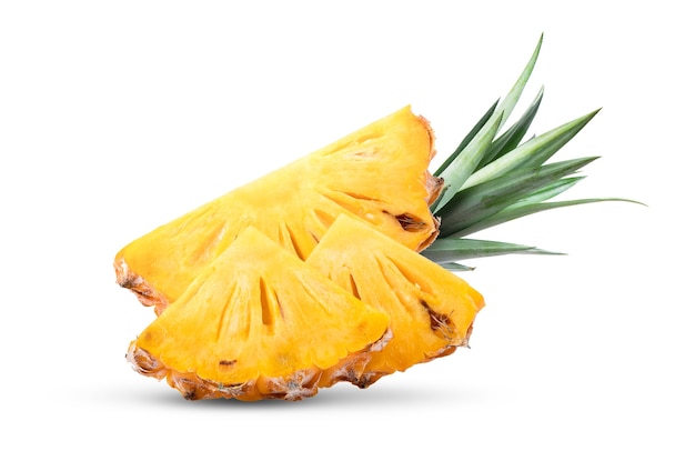 Ananas isolato su sfondo bianco