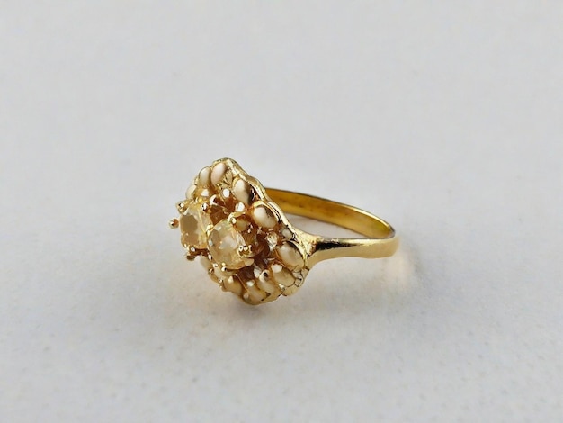 Anello d&#39;oro con diamanti