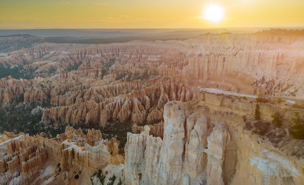 Anfiteatro di Bryce Canyon National Park, Utah, USA dall'alba