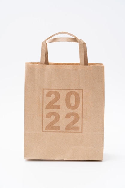 Anno 2022 su shopping bag in carta marrone