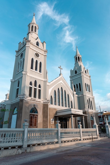 Antica chiesa nella piazza di Aguada Porto Rico