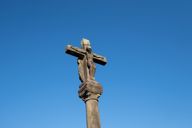 Antica croce in pietra scolpita chiamata Cruceiro. Galizia, Spagna