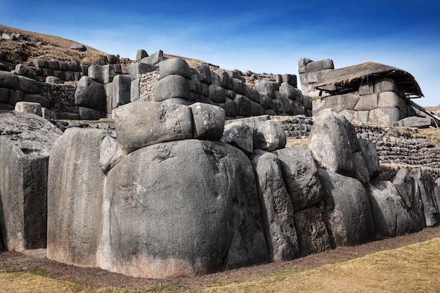 Antica roccaforte in una giornata di sole