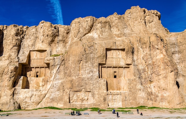 Antiche tombe dei re achemenidi a Naqsh-e Rustam nel nord di Shiraz, Iran.