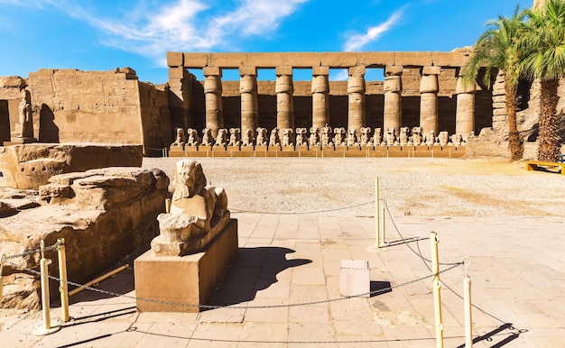 Antiche tombe vicino al Viale delle Sfingi vicino al Tempio di Karnak a Luxor in Egitto