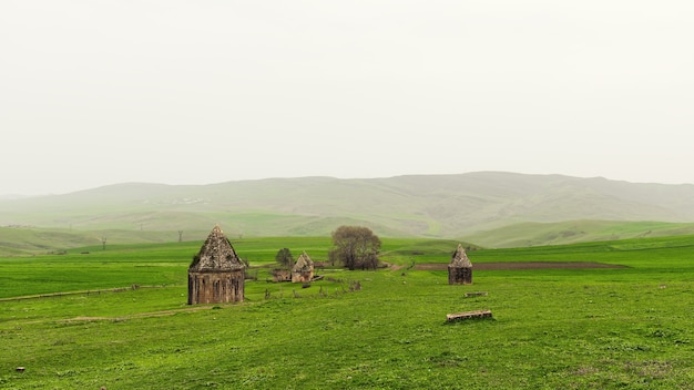 Antico complesso storico di mausolei del XVI secolo. Distretto della città di Shemakhy, Azerbaigian