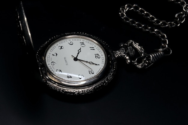 Antico orologio da tasca in ottone