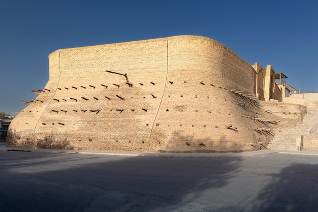 Antico patrimonio archeologico Prigione Zindan o Zindon Emir con pareti in mattoni Bukhara Uzbekistan