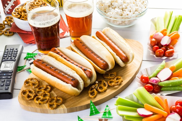 Antipasti in tavola per la festa del calcio.