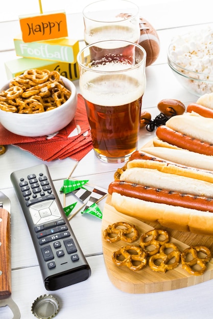 Antipasti in tavola per la festa del calcio.