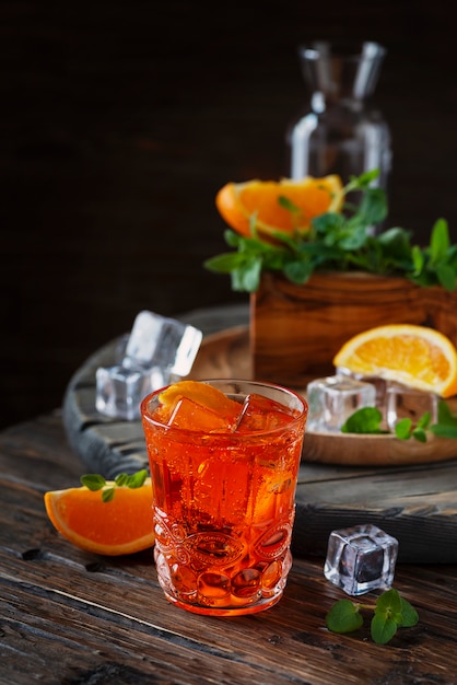 Aperitivo tradizionale italiano Aperol