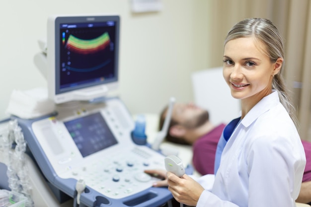 Apparecchiature mediche tecnologia per esami medici ultrasuoni medico macchina