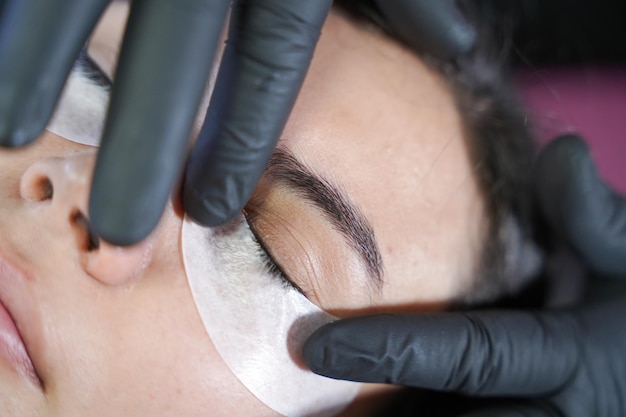 applicazione di ciglia finte hairbyhair per occhi