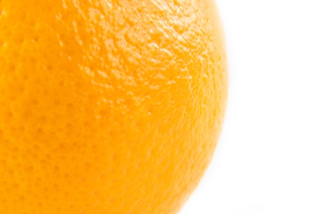 Arancio arancione isolato su sfondo bianco primo piano Vitamina C