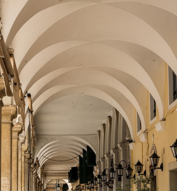 Archi sotto la piazza Liston da piazza Spianada a Kerkyra