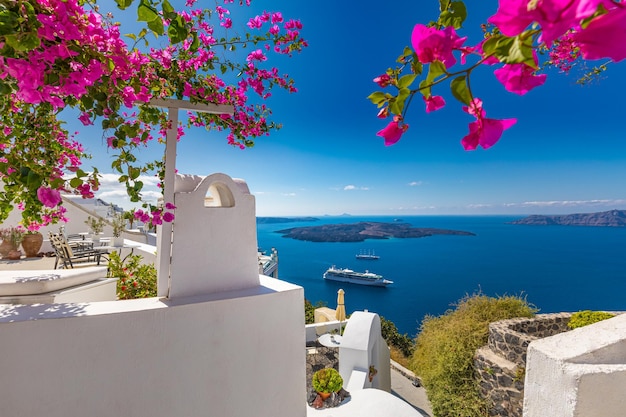 Architettura bianca del villaggio di Oia sull'isola di Santorini Grecia Turismo tradizionale nel Mediterraneo