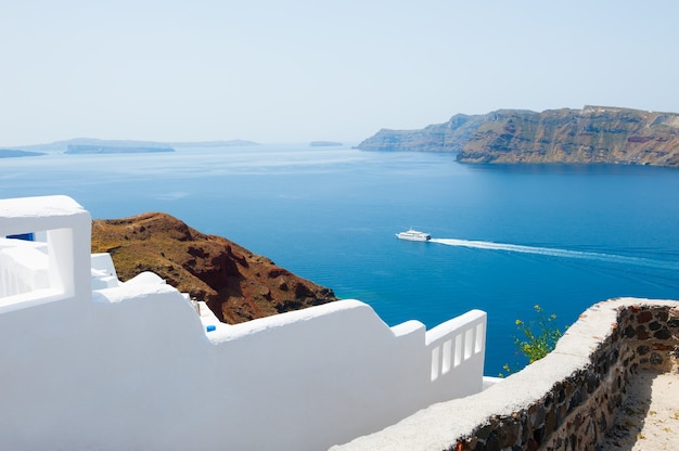 Architettura bianca sull'isola di Santorini, Grecia. Viaggio e vacanza