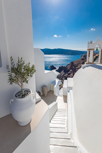 Architettura bianca sull'isola di Santorini in Grecia Bellissimo paesaggio estivo vista mare Viaggi di lusso