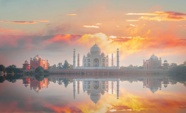 Architettura del monumento Taj Mahal ad Agra