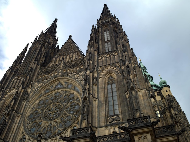 Architettura dell'edificio contro il cielo a Praga