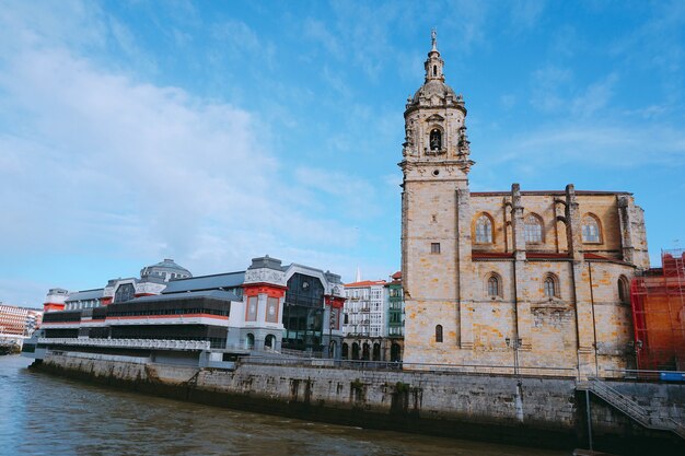 architettura della chiesa in città