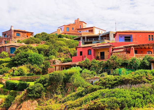 Architettura edilizia nella località di Porto Cervo, Costa Smeralda, Sardegna, in Italia, in Europa