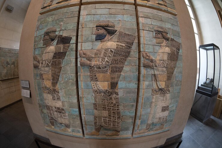 Foto arciere dario re di persia palazzo bassorilievo
