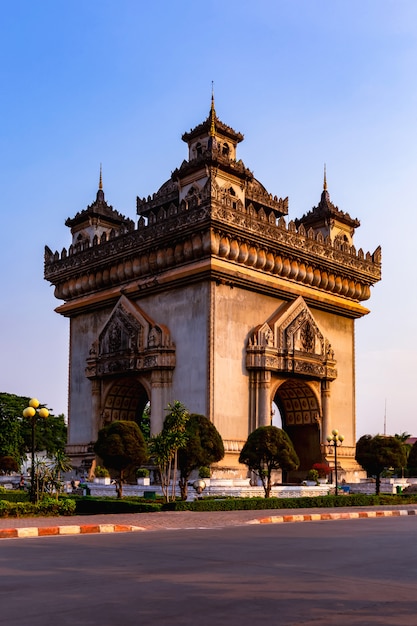 Arco del punto di riferimento del monumento di Patuxay e memoriale di guerra a Vientiane, Laos,