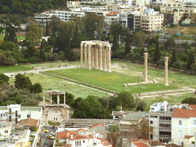 Arco di Hadrian e Tempio di Zeus Olimpio visto dalla collina di Areopagus o Mars Hill, Atene, Grecia