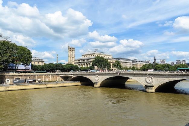 Argine estivo della Senna a Parigi