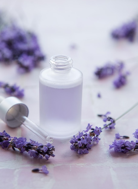 Aromaterapia sale da bagno alla lavanda e olio da massaggio