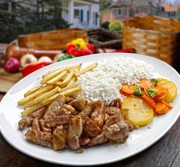 Arrosto di manzo con patatine fritte