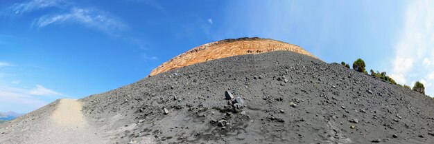 Ascensione al cratere della Fossa di Vulcano