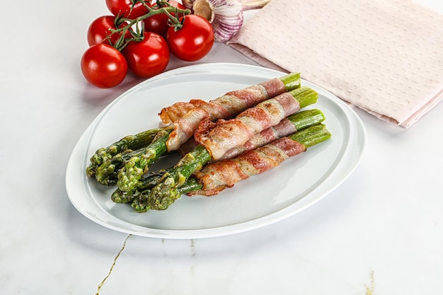 Asparagi grigliati con pancetta