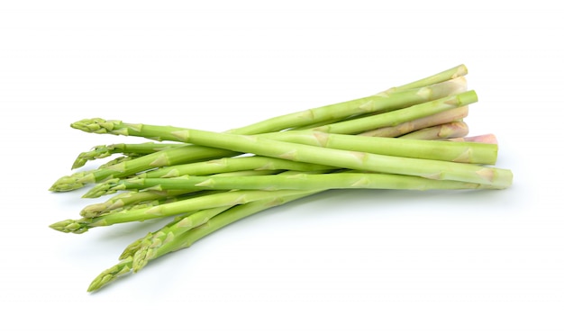 Asparagi su bianco