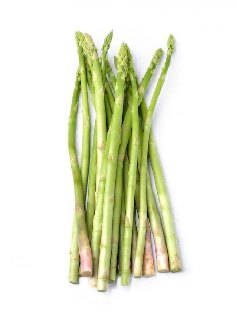 Asparagi su spazio bianco