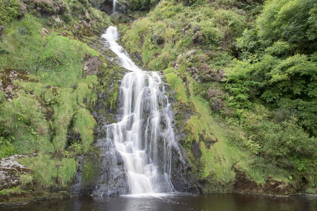 Assaranca cascata in Ardara, Donegal, Irlanda