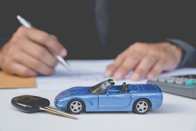 Assicurazione auto e concetto di servizi di auto